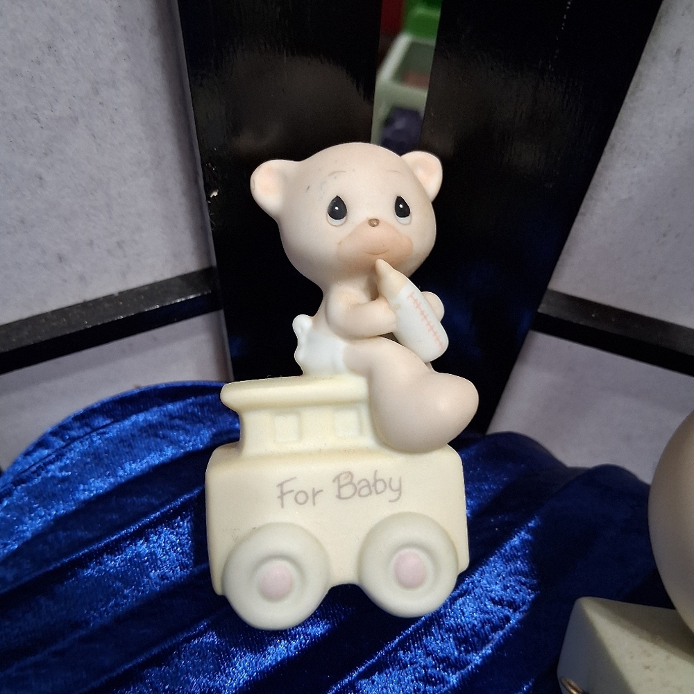 Precious Moments Animal Train Figurines - Cream and Blue - Picture 8 of 16